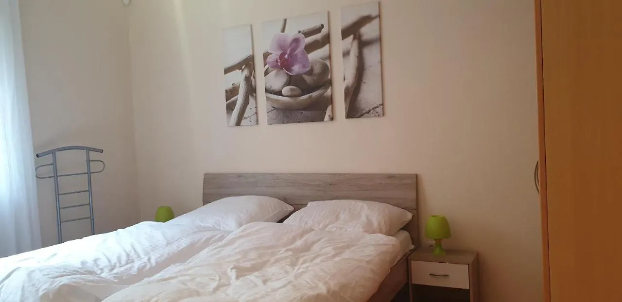 Apartments In Novi Vinodolski 42645